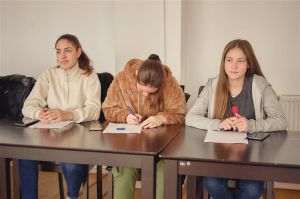 World Vision România: Soluţii integrate pentru combaterea abandonului şcolar şi creşterea ratei de promovare la Bac